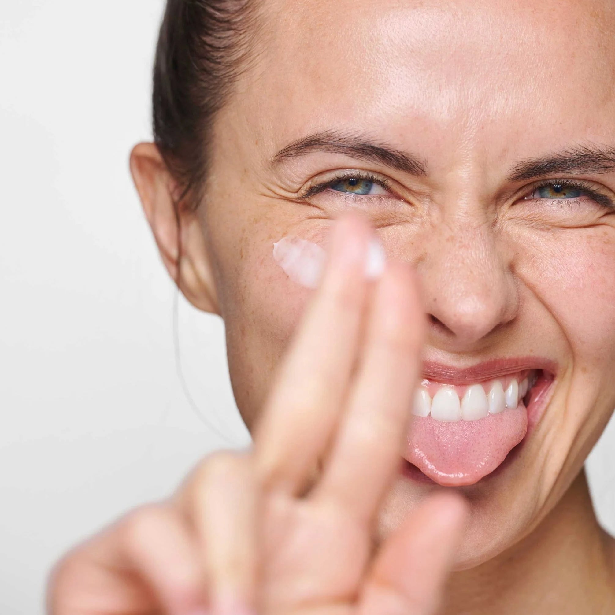 Eye Cream with Peptides, Niacinamide and Licorice